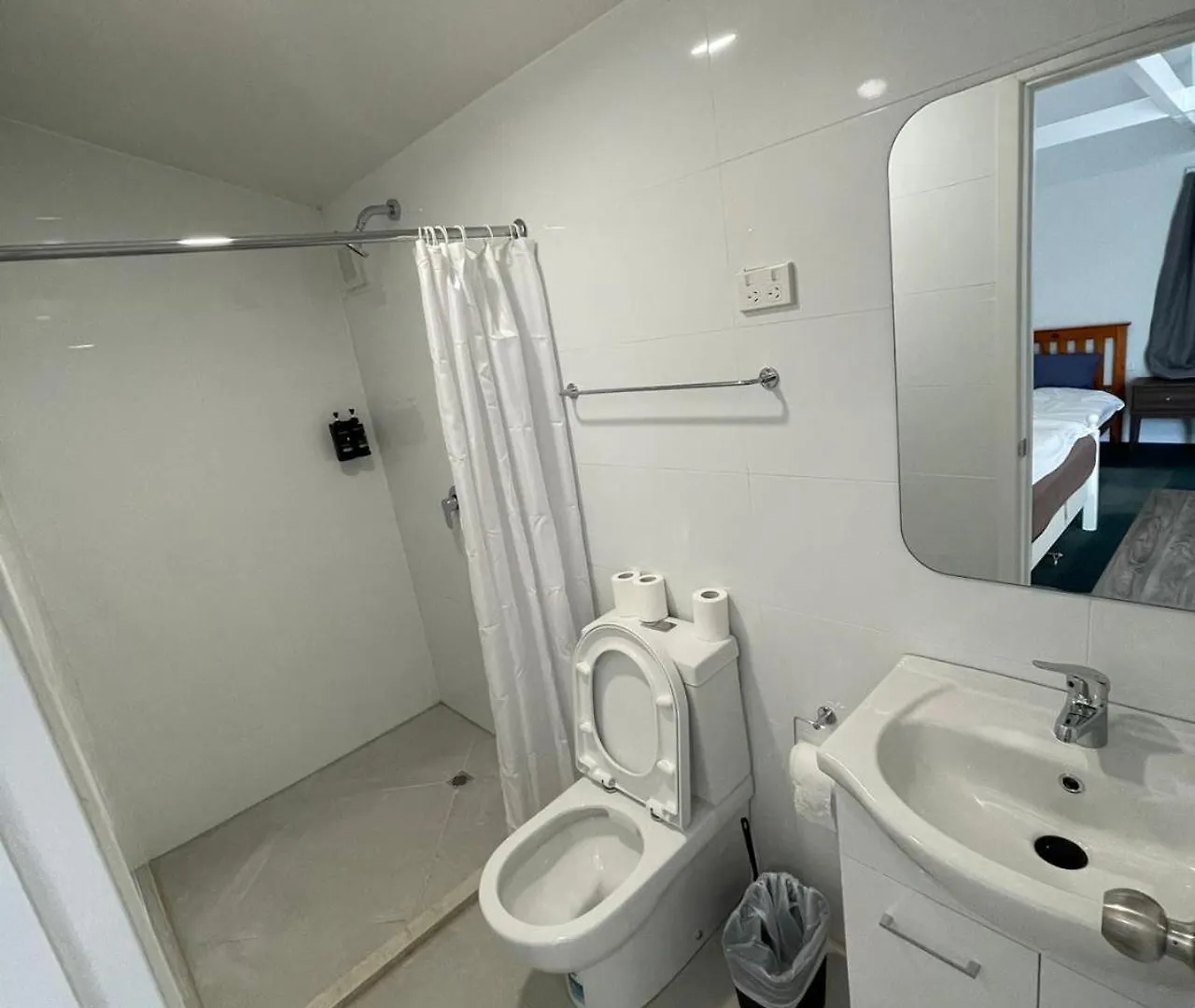 3 Beds Including 1 Sofa Bed Serviced Chalet B Rotorua