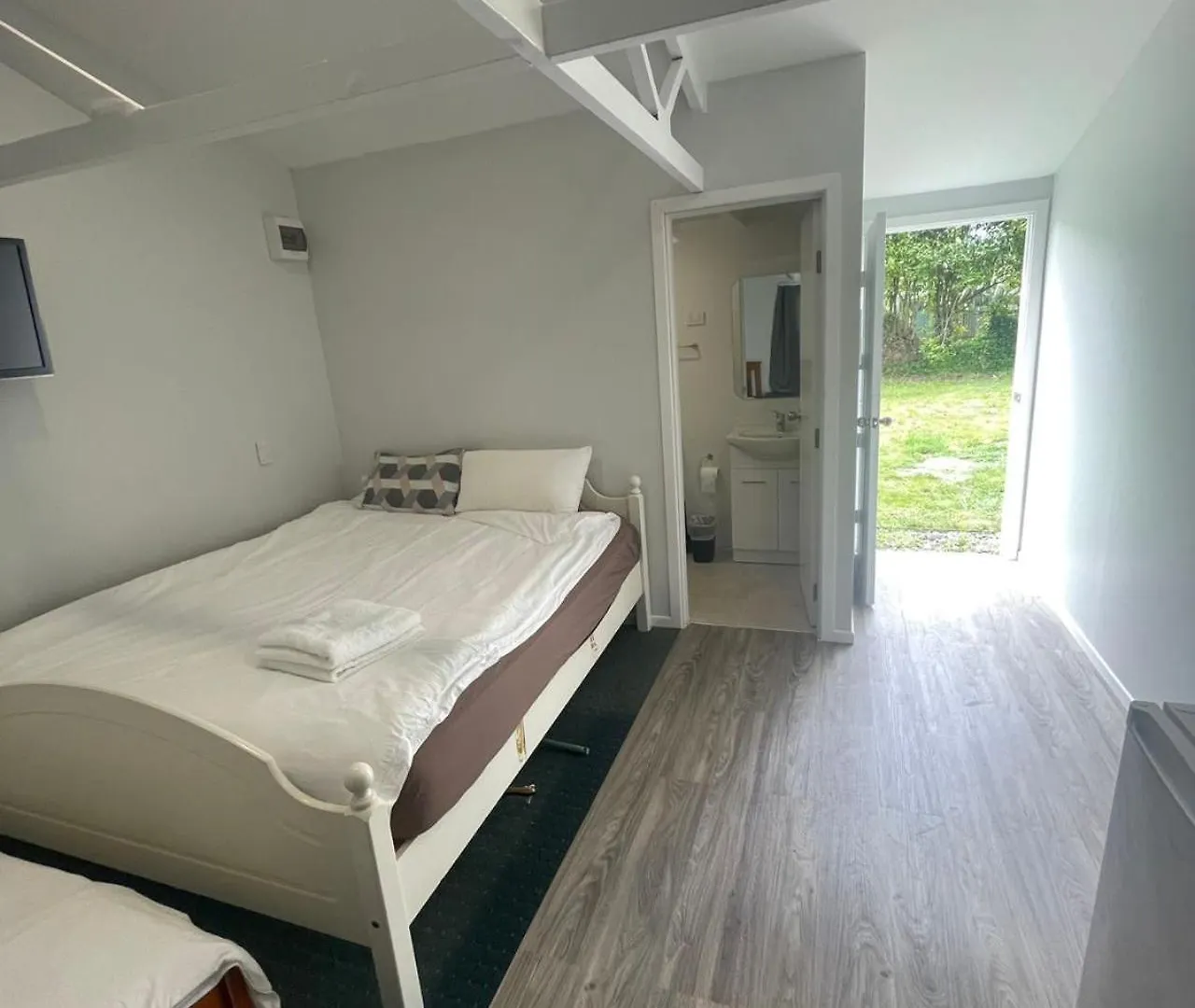 3 Beds Including 1 Sofa Bed Serviced Chalet B Rotorua